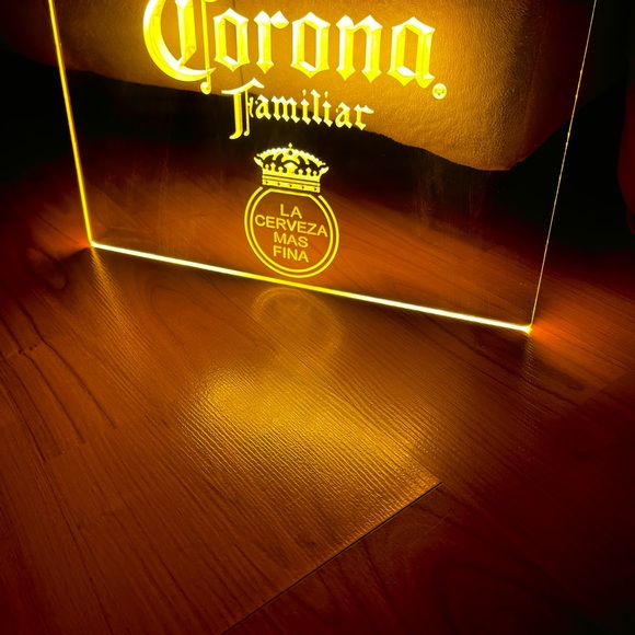 CORONA FAMILIAR LED NEON GOLD LIGHT SIGN 8x12 - Picture 3 of 3